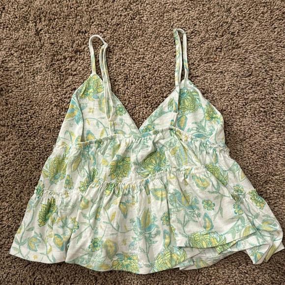 Vibrant Cropped Tank Top - Picture 2 of 2